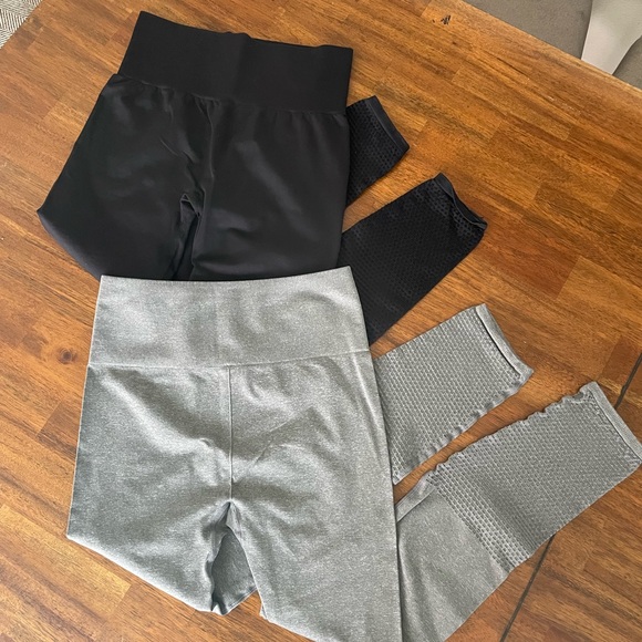 Bundle - 2 Fabletics Black & Gray High-Waisted Seamless Mesh Leggings SIZE Small - Picture 6 of 7